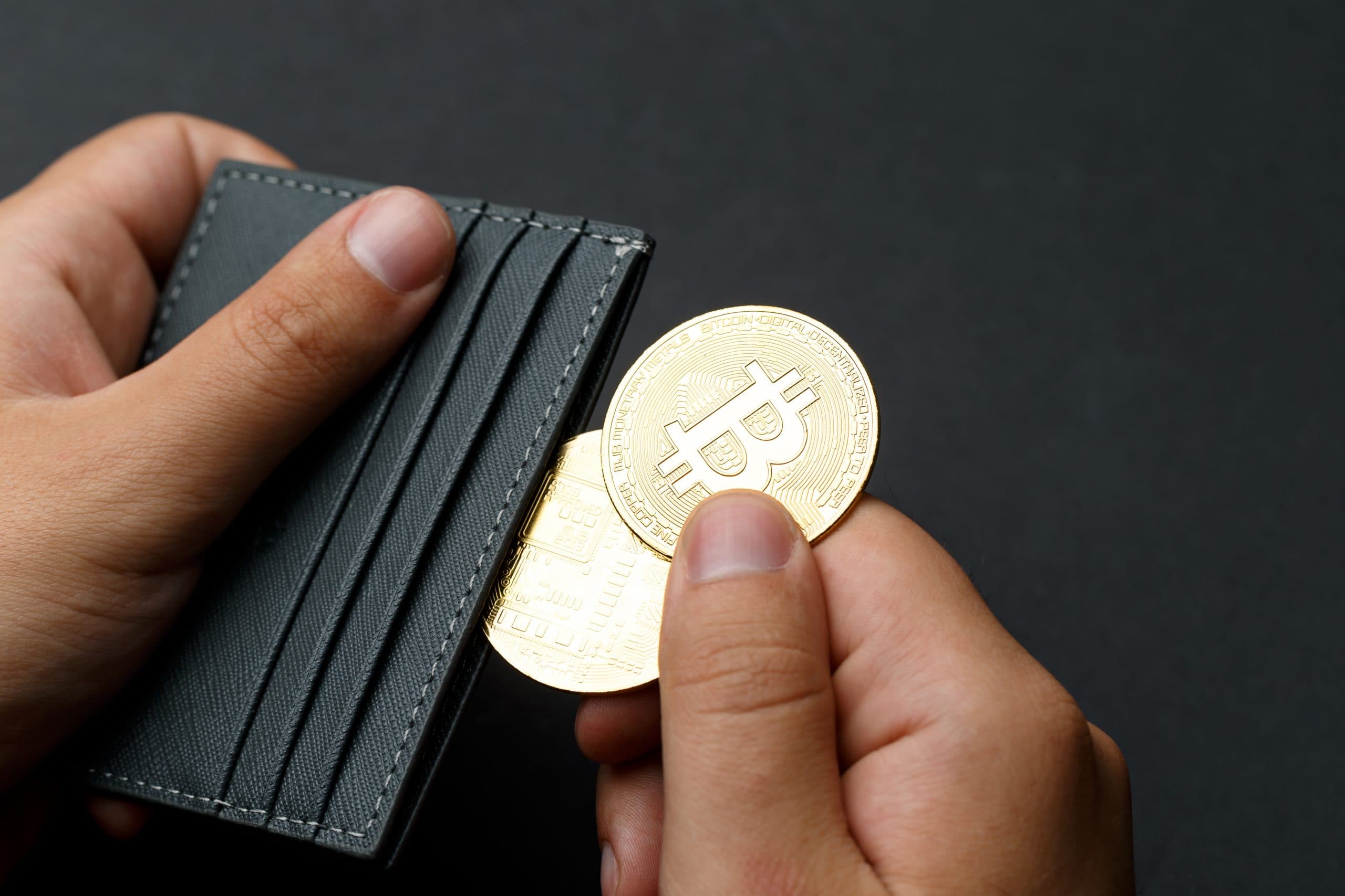 Ethena USDe at UR Neobank: 5% APY, Zero Off-Ramp Fees