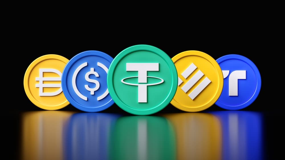 300B Stablecoin Reserves Signal Bitcoin, Ethereum Rally